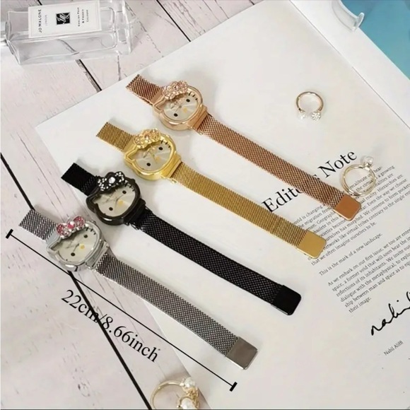 Gold Rhinestone Hello Kitty Watch - Picture 6 of 6